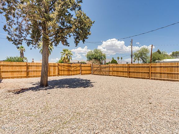 3rd image of 1335 W El Caminito Pl