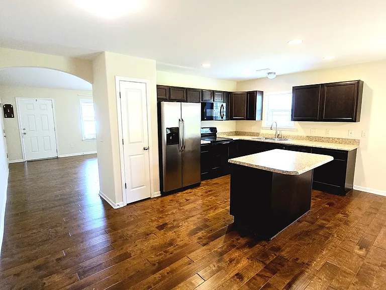 218 N Stonegate Dr — Photo 9