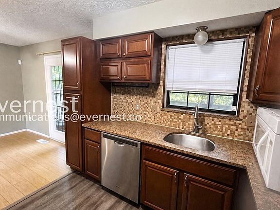 4th image of 1372 Eastwick Way