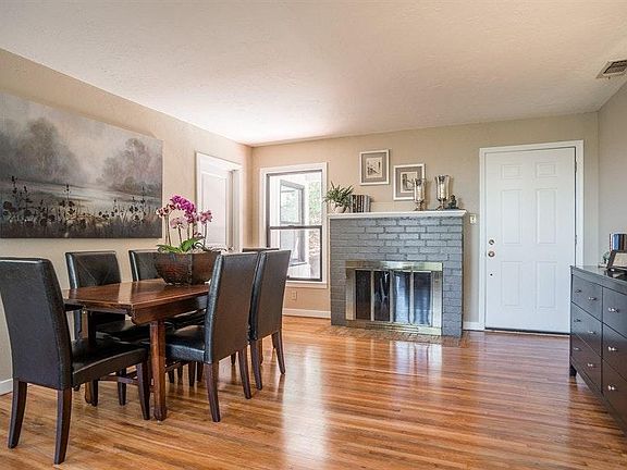 4th image of 1722 Hillman Ave