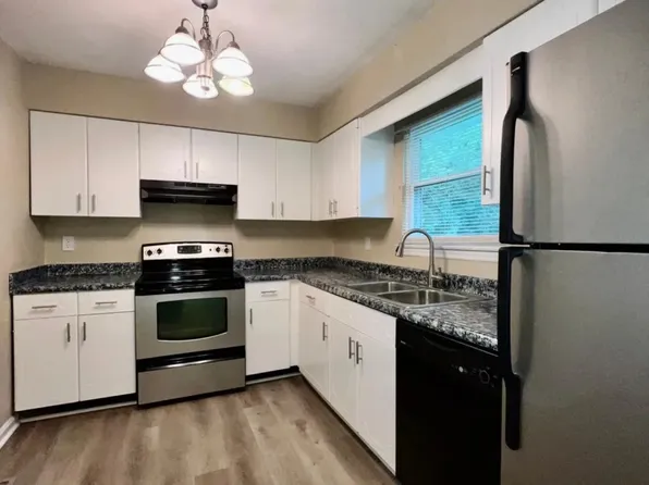 5050 Shoals Ln, Chattanooga, TN 37416