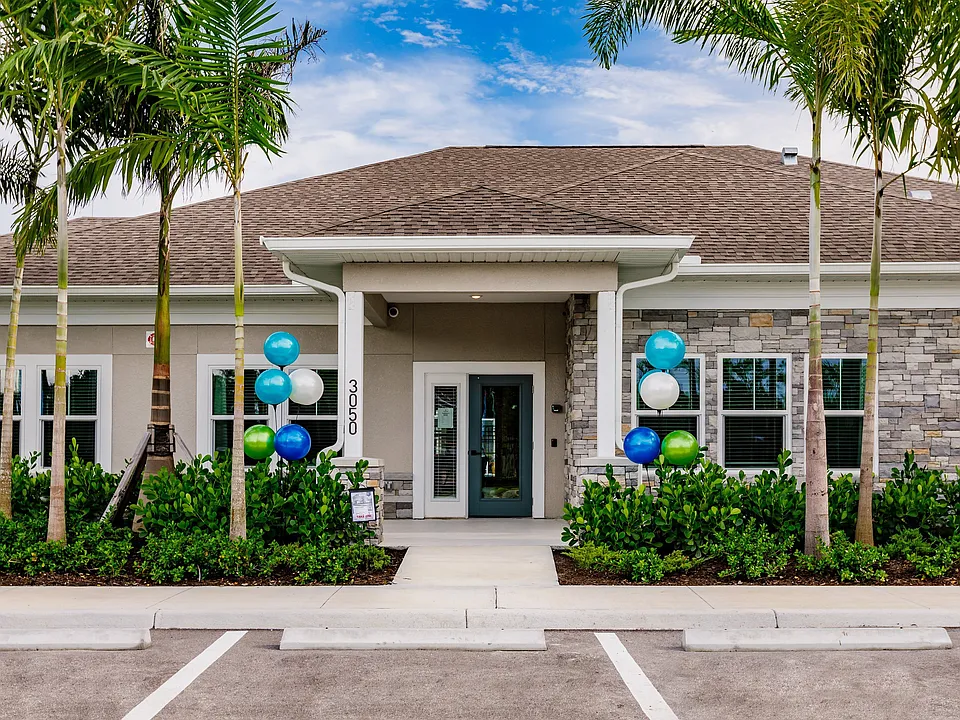 Vantage Apartments