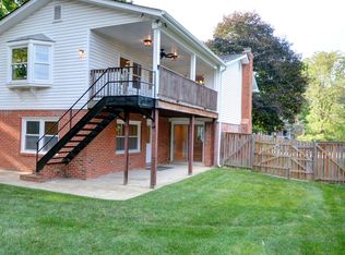 8817 Skokie Ln, Vienna, VA 22182