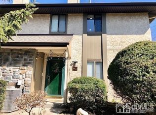262 Hampshire Dr, Plainsboro, NJ 08536