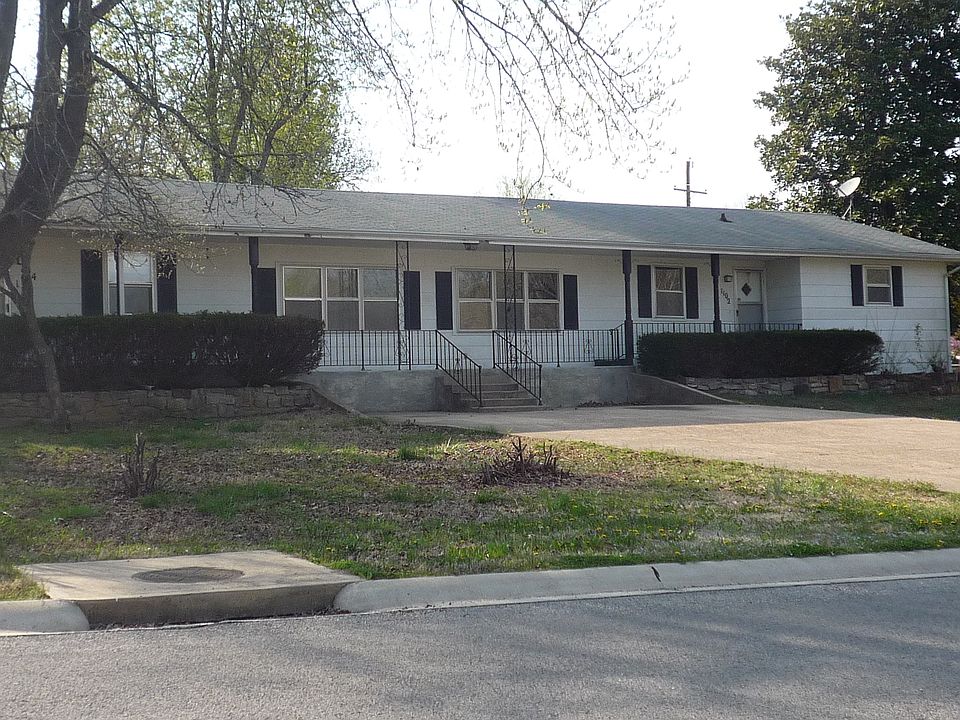 1102-1104 Bryant