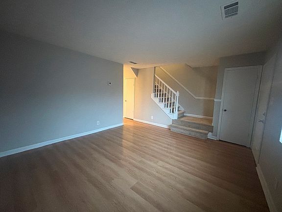 2nd image of 87 Wilson Ct