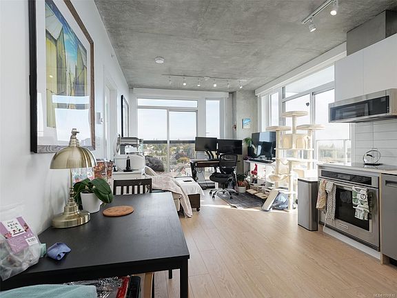 2nd image of 1097 View St #1207