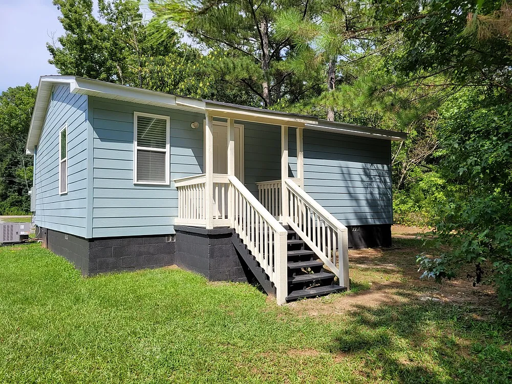 484 Country Club Rd — Photo 3