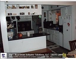 3rd image of 1700 SW 32nd Ct