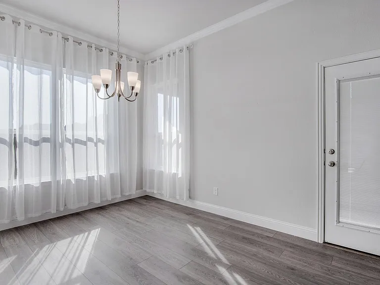 1021 Catskill Ct — Photo 9