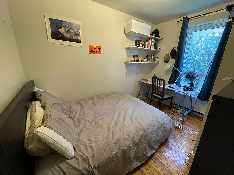 301 Barrie St — Photo 12