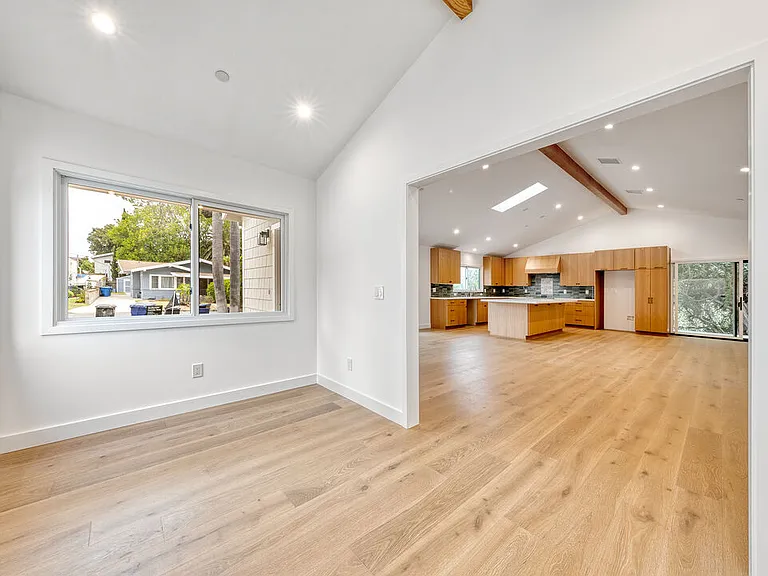 4285 La Salle Ave — Photo 12