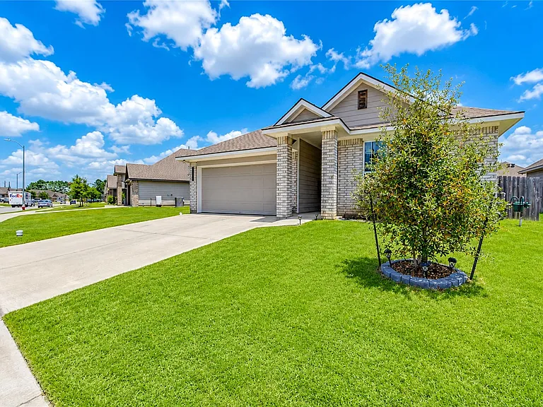 1006 Bending Trail Dr — Photo 3