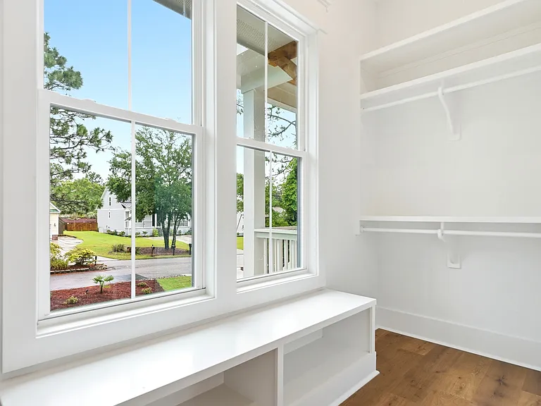 9016 Sedgley Dr — Photo 32