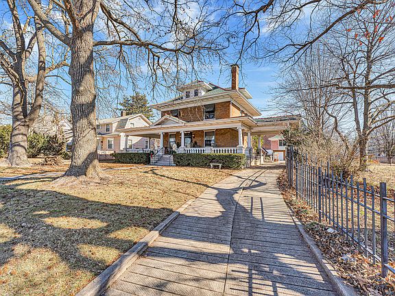 3rd image of 1414 N Benton Avenue