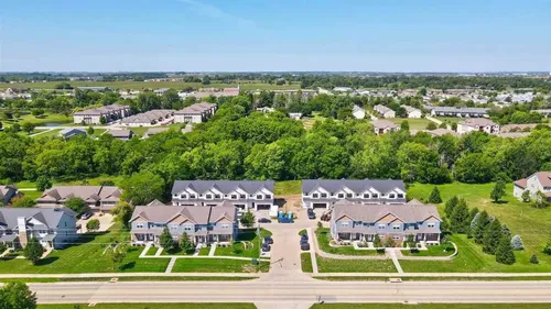 Ivy Lane Townhomes Photo 1