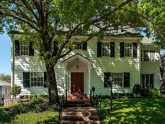 3rd image of 309 W Agarita Ave