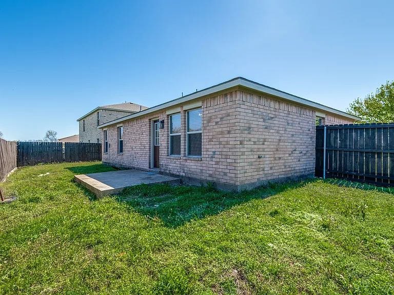 312 Stanford Dr — Photo 16