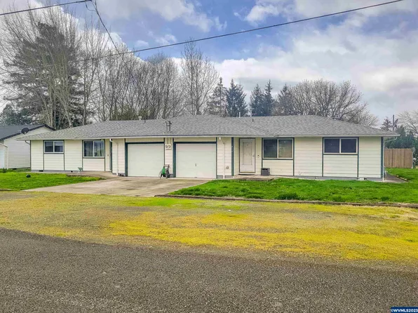411 E 3rd St, Halsey, OR 97348