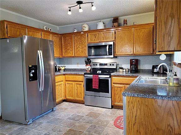 5th image of 19401 Ironwood Dr
