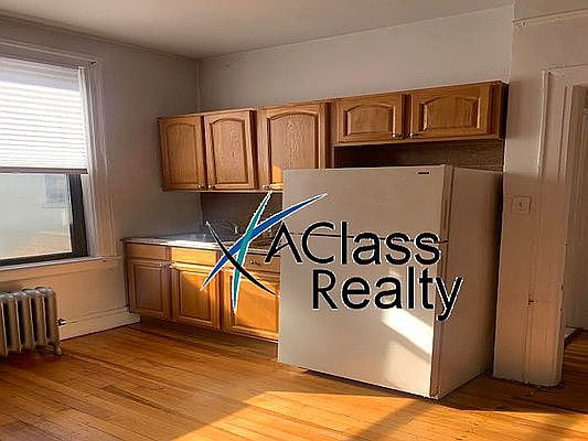 2nd image of 25-72 42nd St #3L