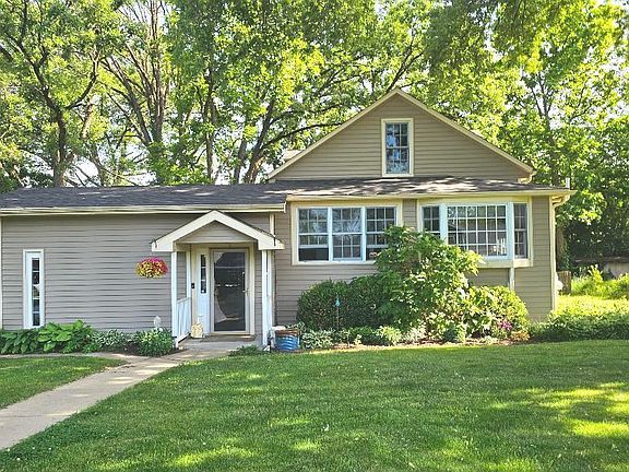 4th image of 28W719 Barnes Ave