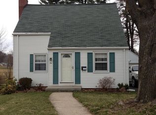 10 Hilltop Dr, West Hartford, CT 06107