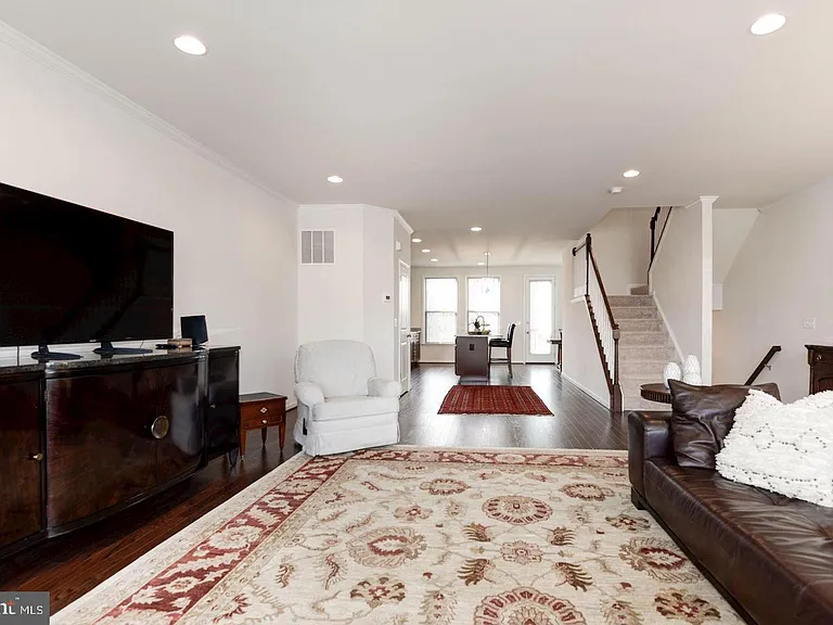 42482 Dogwood Glen Sq — Photo 9