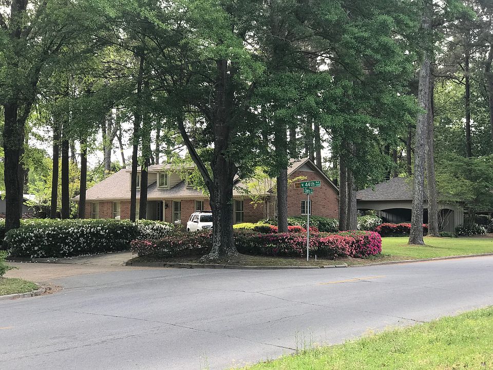 1st image of 1008 W 44th Ave