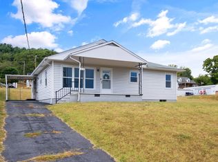 22 Blue Ridge Ave, Mount Sidney, VA 24467