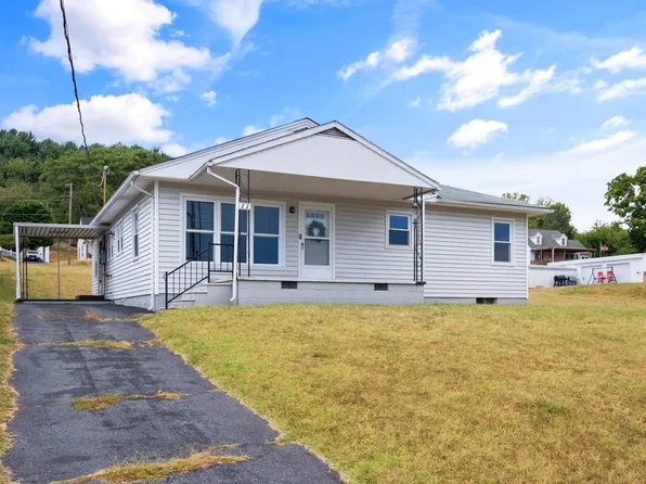 22 Blue Ridge Ave, Mount Sidney, VA 24467