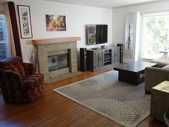 3rd image of 2327 Canyon Dr