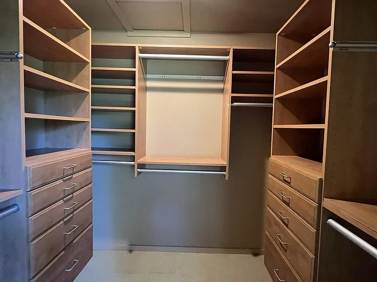 7957 Michigan Ave — Photo 14