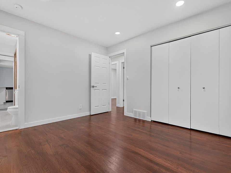 1652 Charleston Ave, photo 19