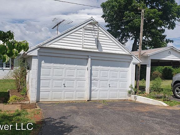 2nd image of 134 Wayside Dr