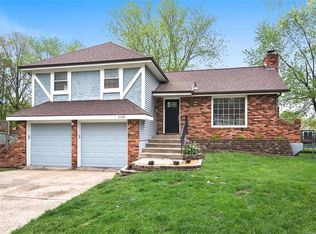 1748 W Normandy Dr, Olathe, KS 66061