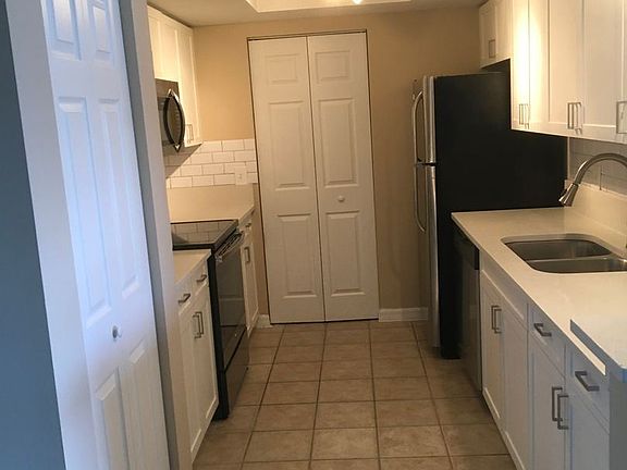 2nd image of 4183 N Haverhill Rd APT 713