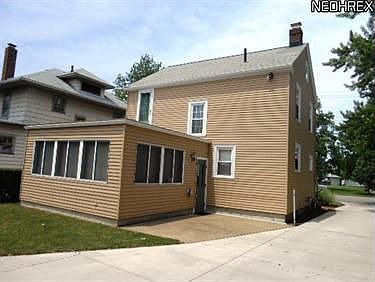 2nd image of 2211 W Erie Ave