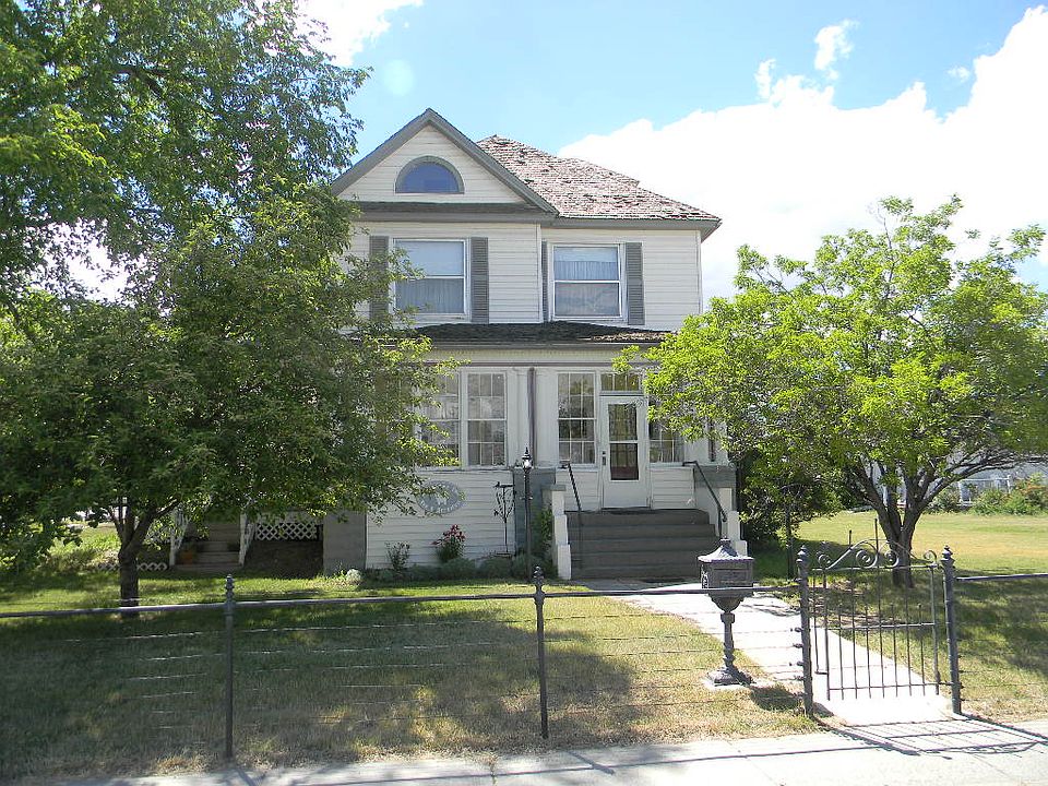 1st image of 222 S Broadway Ave