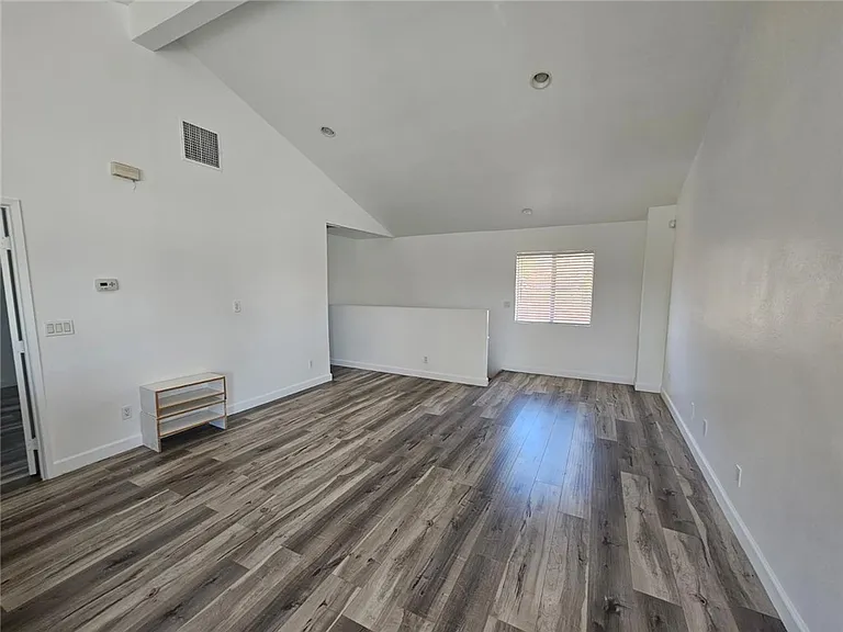 517 S Hewes St #B — Photo 14