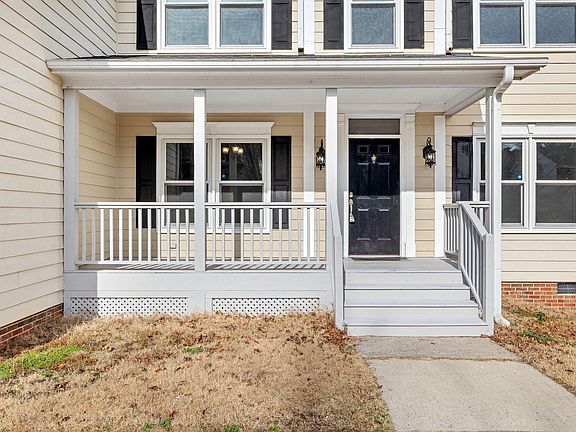 3rd image of 105 Holmhurst Ct
