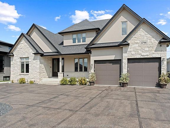 3rd image of 3796 Saint Francis Cres