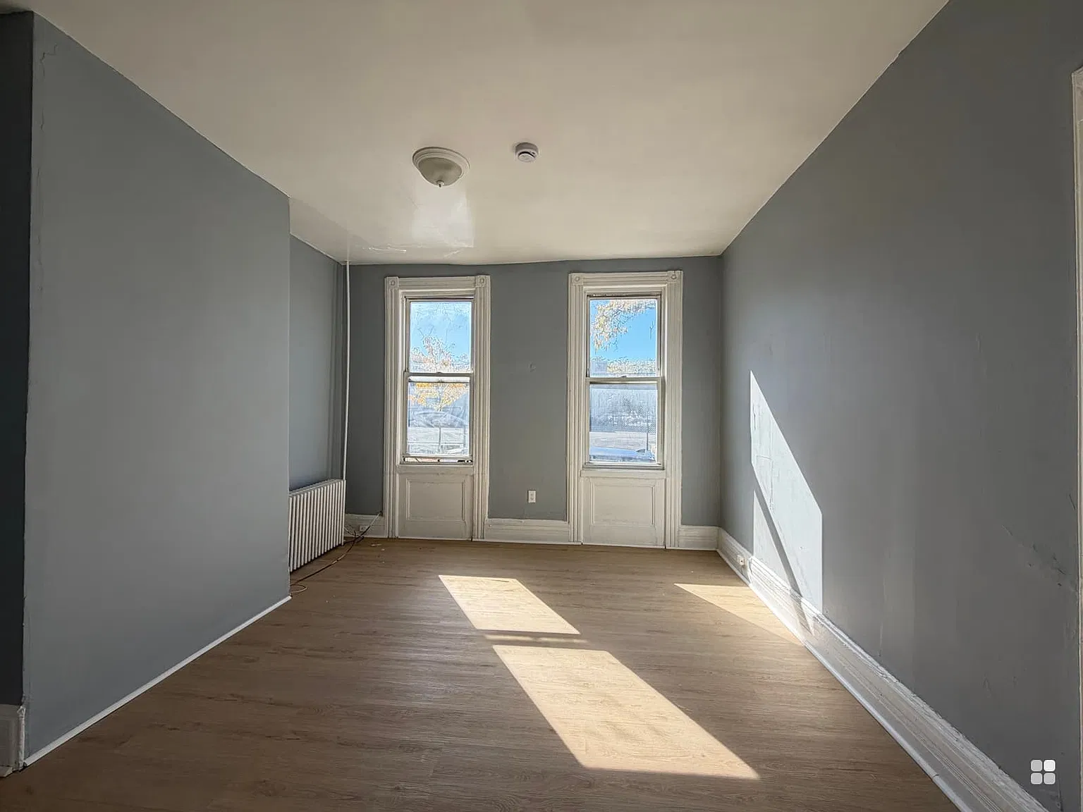3 bed, 900 sqft, $1,950 — Photo 4