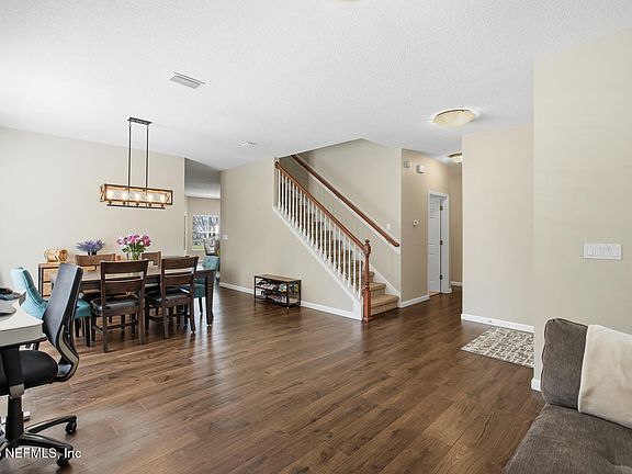 4th image of 225 ST LUCIE Way