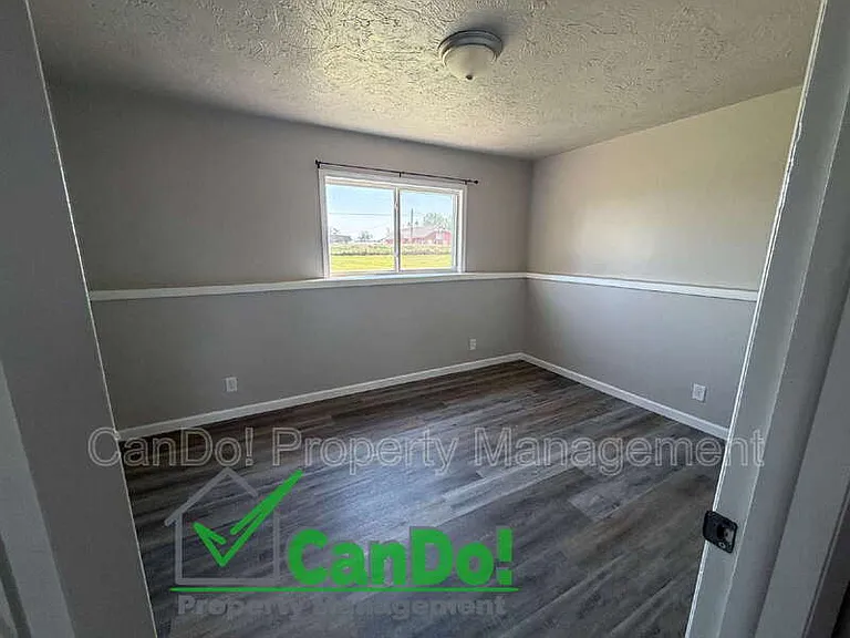 240 Carol Dr #3 — Photo 6