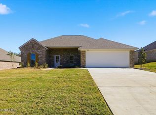 106 Madisonville Dr, Canton, MS 39046