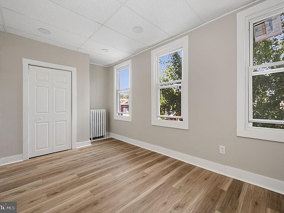 4th image of 1038 Walnut St