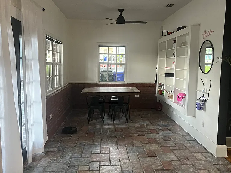 942 Frank Lloyd Wright Way — Photo 6