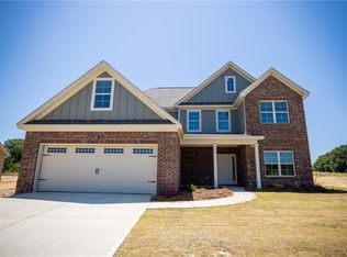 8 Shiloh Dr, Fort Mitchell, AL 36856