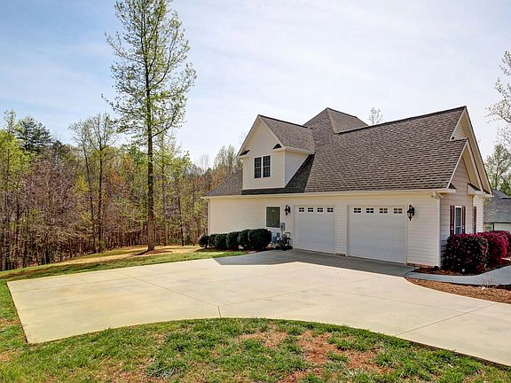 4th image of 119 Minyard Ln